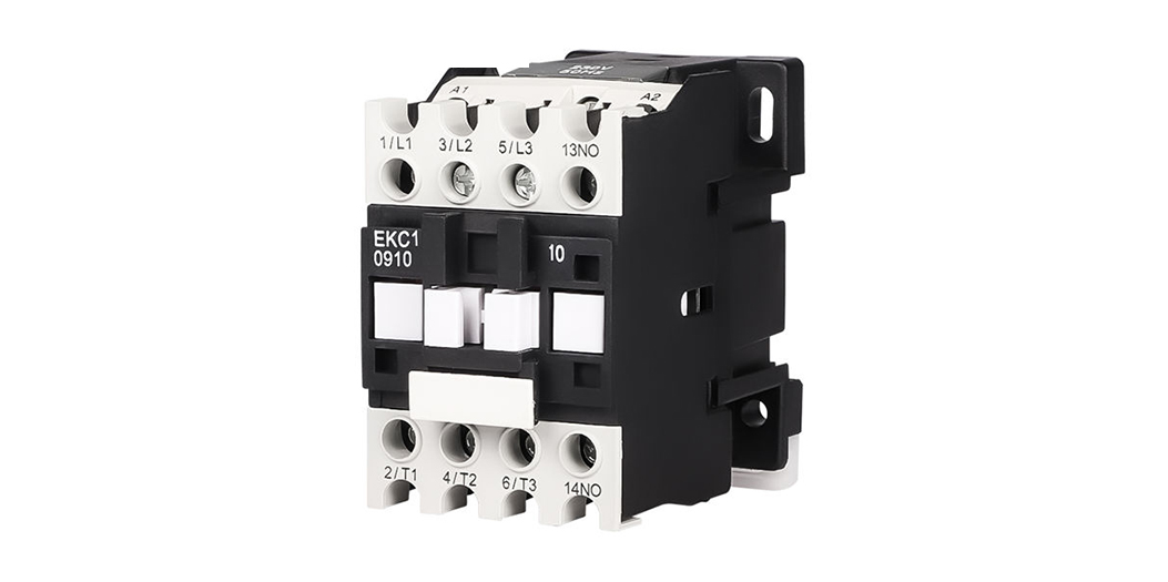 How is a Contactor Connected?